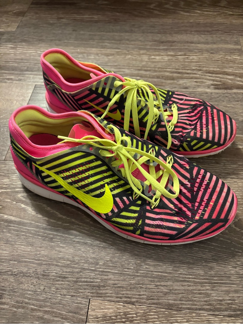 NWOT Nike Women's Free 5.0 TR Fit 5 Print in 
 Pink Pow/Volt-Black. Size 8